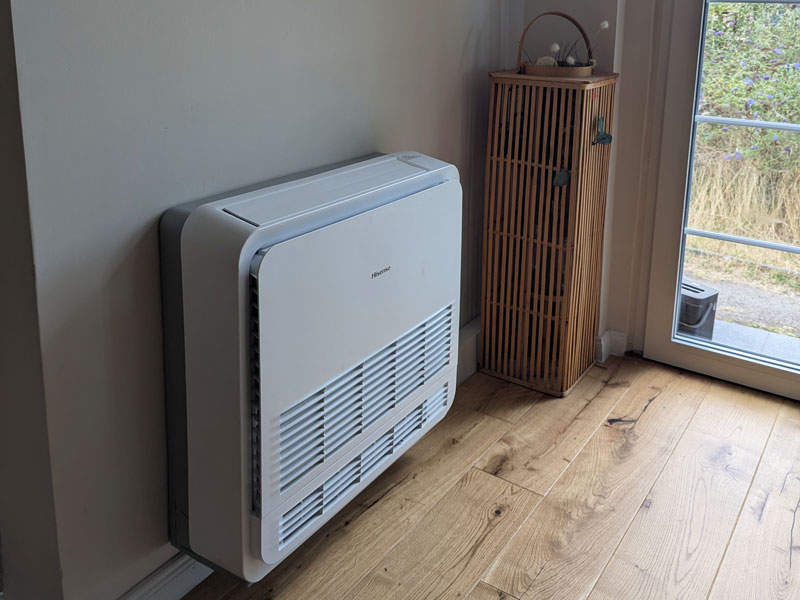 Truhengerät (von Hisense) zur Erwärmung des Bodens, Wärmepumpe, Klimaanlage